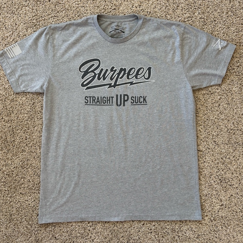 Grunt Style short sleeve shirt. In Very Good Condition! Color is gray. Size XL.